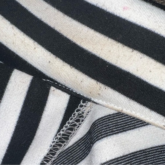 Black and white stripe button jackets - Picture 4 of 5